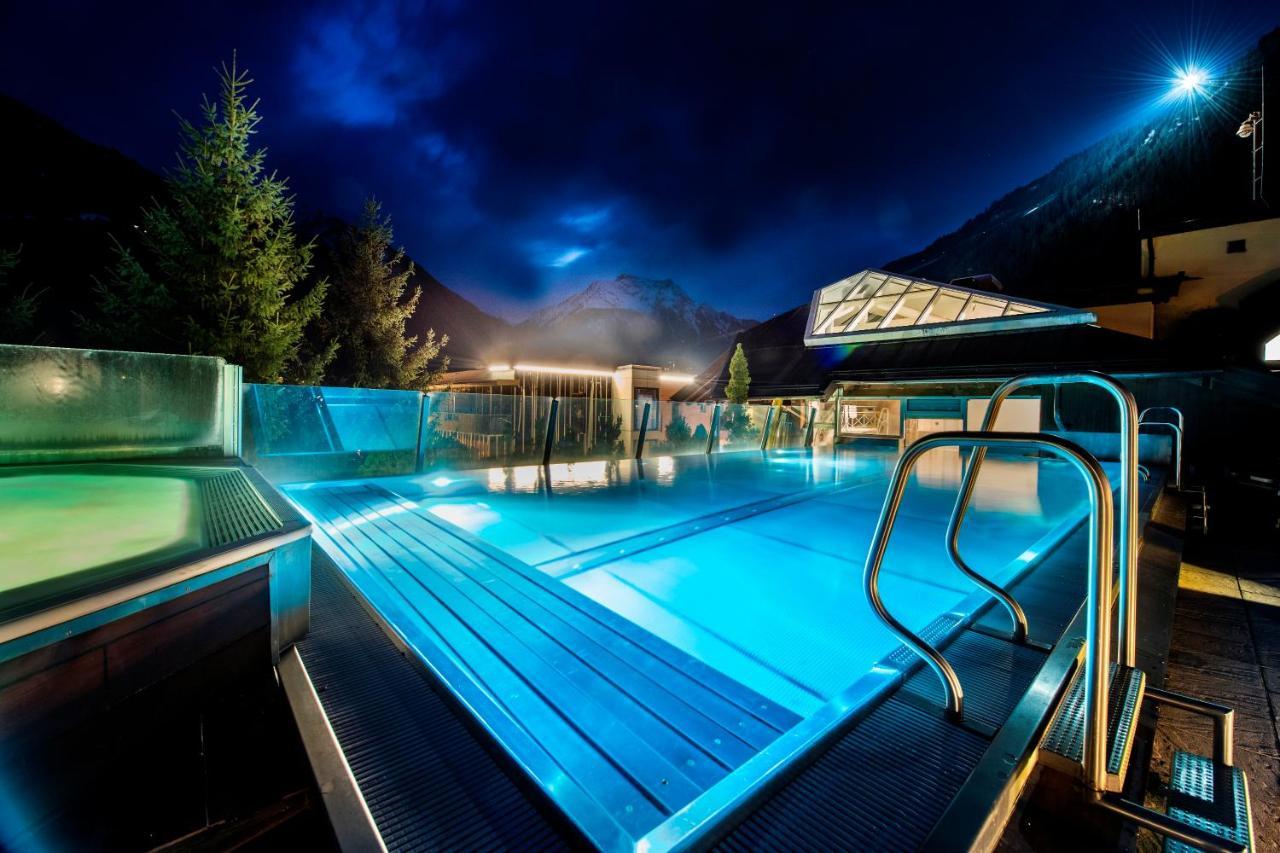 Manni Home - Rooms & Apartments Mayrhofen Exterior photo