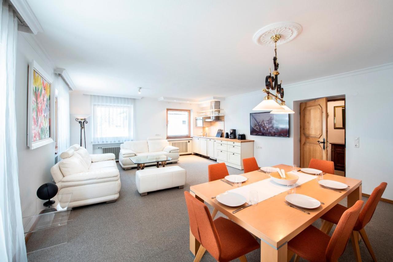 Manni Home - Rooms & Apartments Mayrhofen Exterior photo